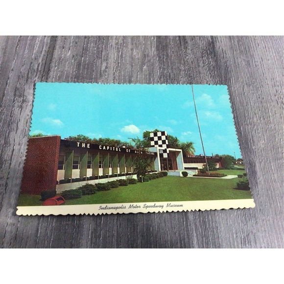 Vintage 1970’s Photo Postcard Indianapolis Motor Speedway Museum - Picture 1 of 12